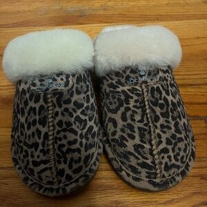 CHEETAH BEARPAW SLIPPERS (NEW!)